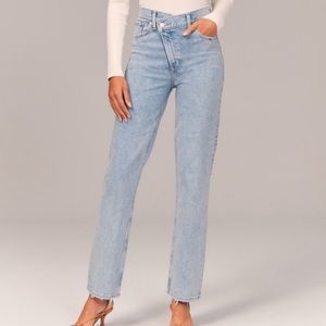 Abercrombie & Fitch Ultra High Rise 90s Straight Jean